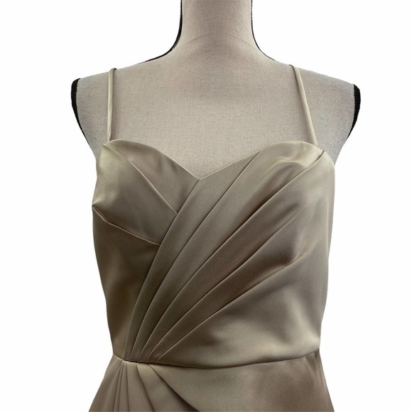 CITY Triangles Gold Ruffled Sleeveless Dress 9 - Picture 11 of 12